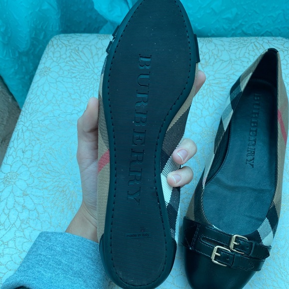 Authentic Burberry Ballet Flats - Picture 4 of 9